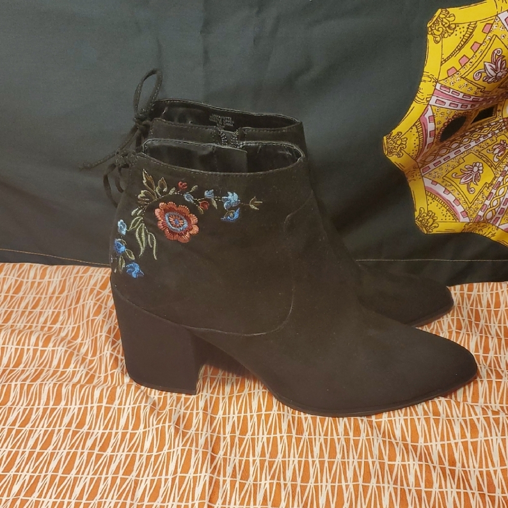Unisa Black Ankle Boots with Floral Embroidery